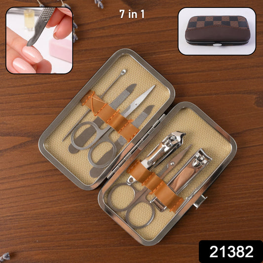 Complete nail grooming tool set