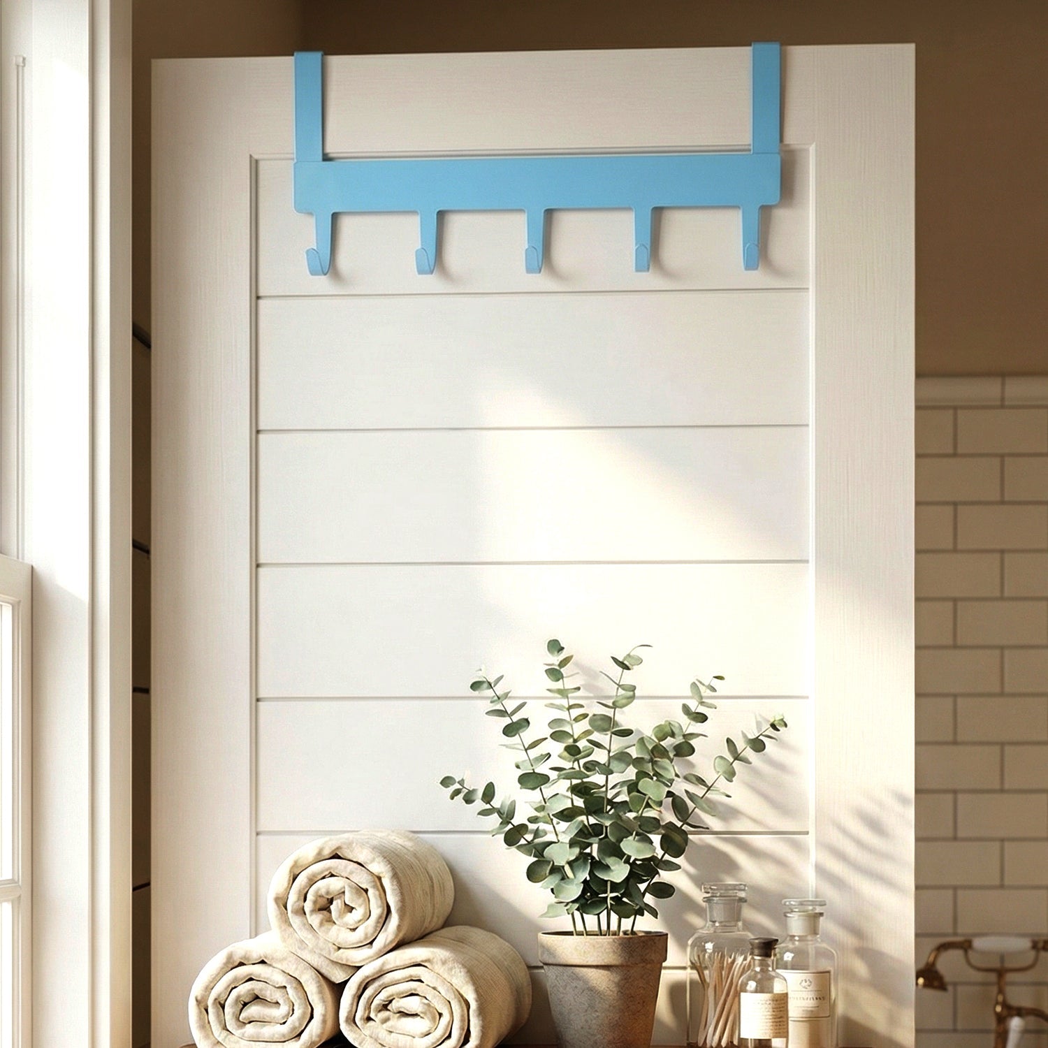 Space saving metal hook organizer