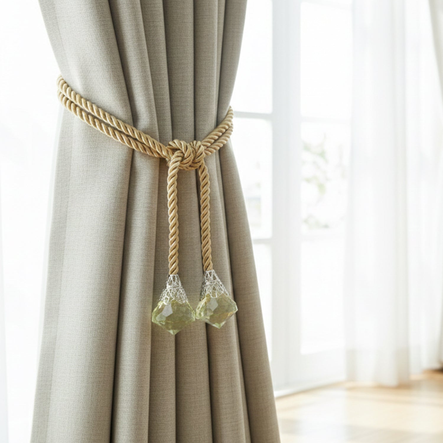 Decorative rope tassel tieback