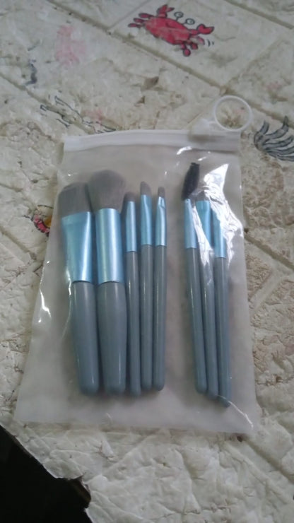 8-Piece Mini Makeup Brush Kit – Portable Premium Synthetic Set with Case (Mix Colors)