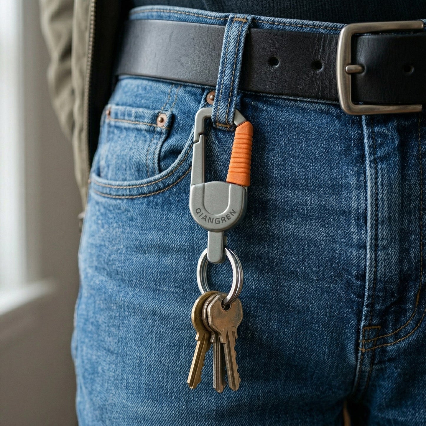Premium Stylish Metal Key Holder with Safety Lock Clip Keychain (1 Pc)
